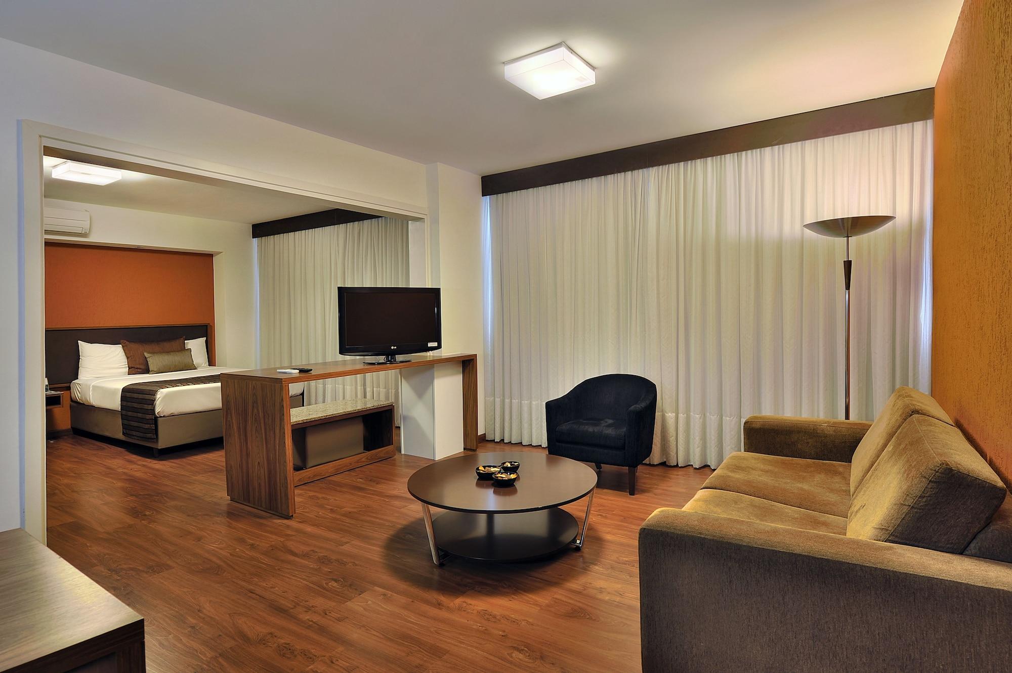 Hotel Deville Curitiba Luaran gambar