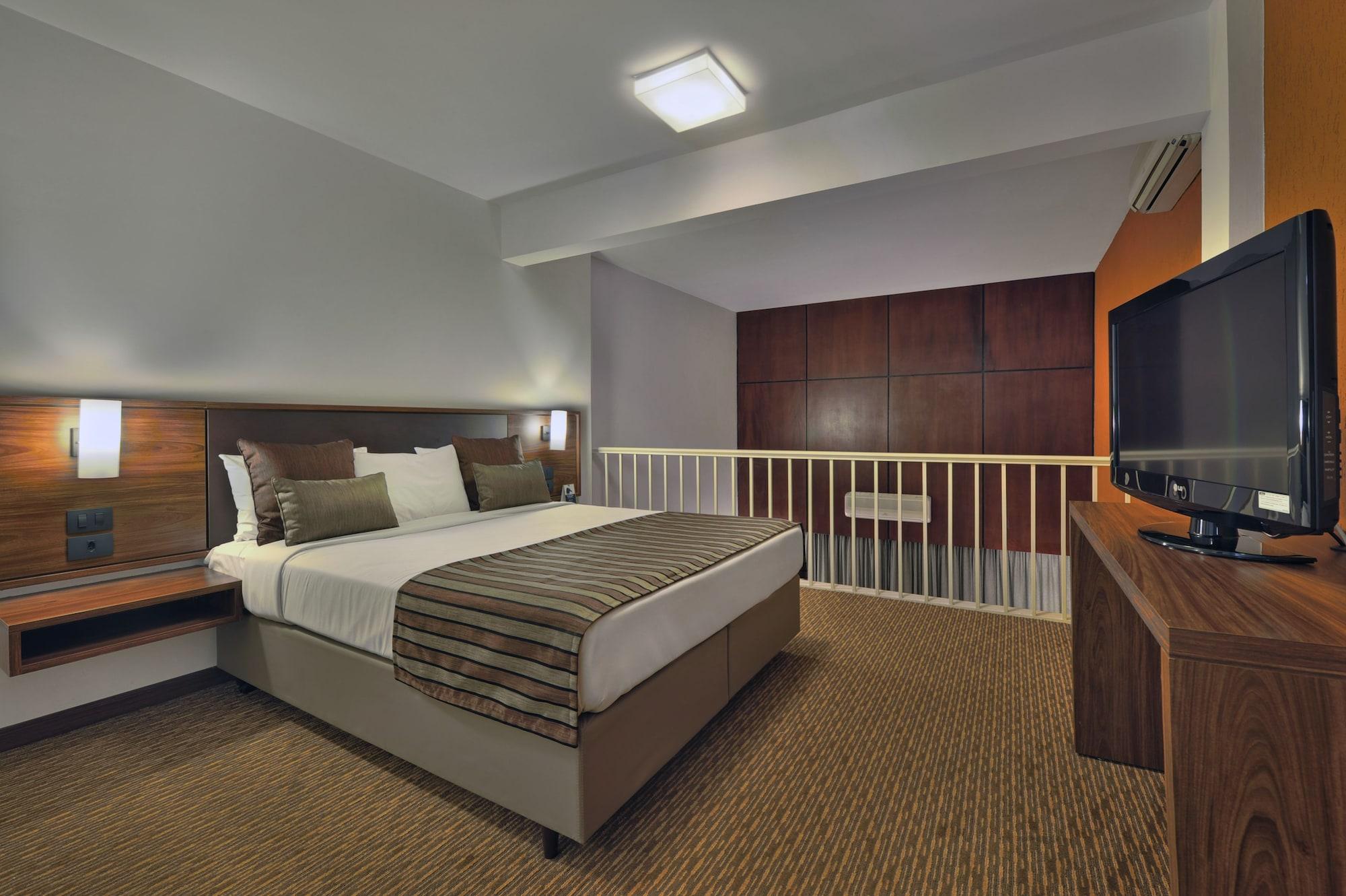 Hotel Deville Curitiba Luaran gambar