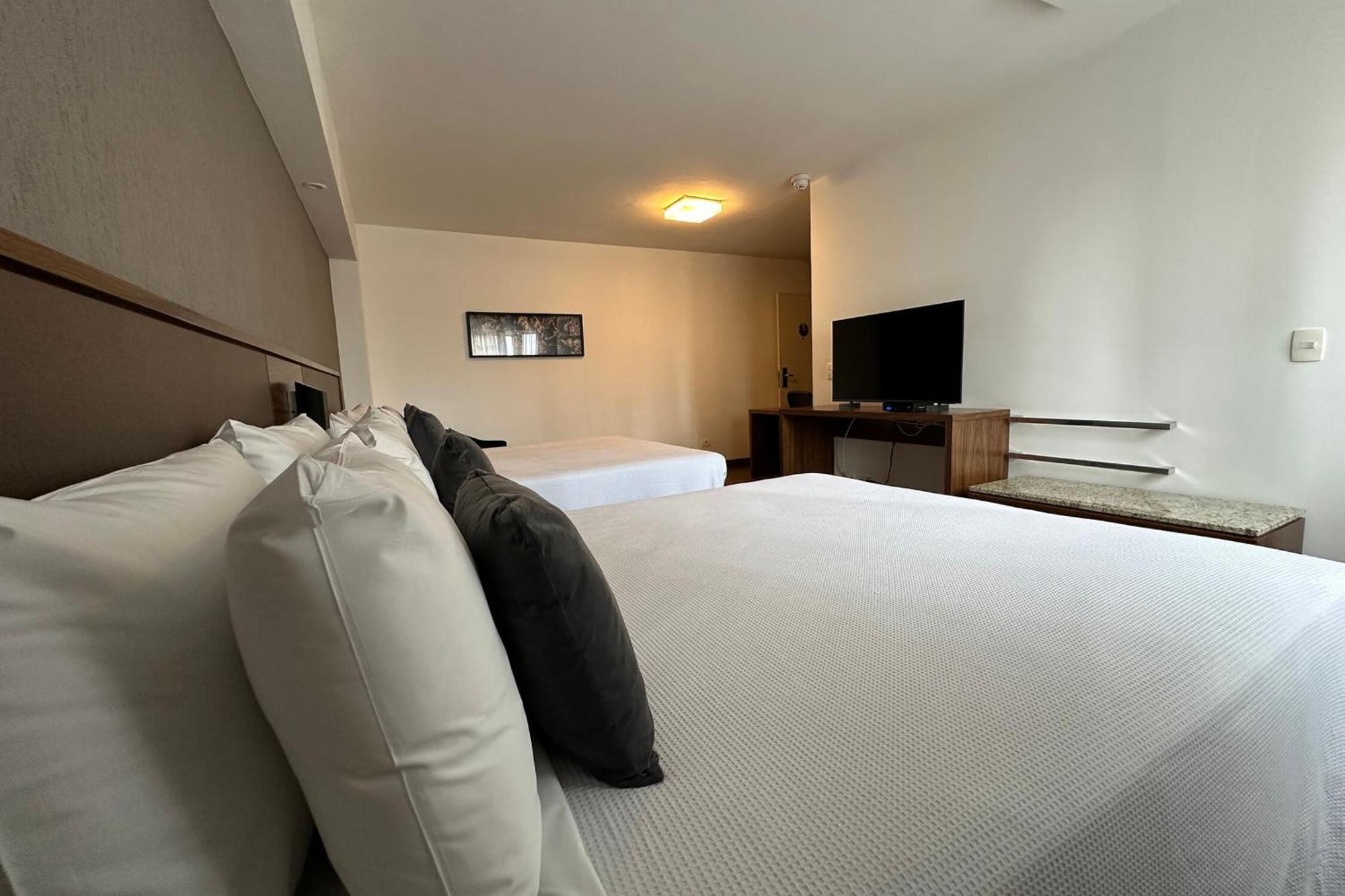 Hotel Deville Curitiba Luaran gambar