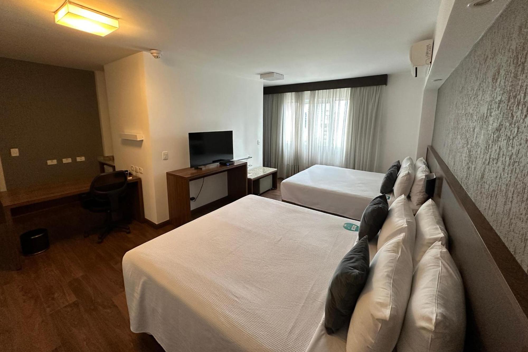Hotel Deville Curitiba Luaran gambar