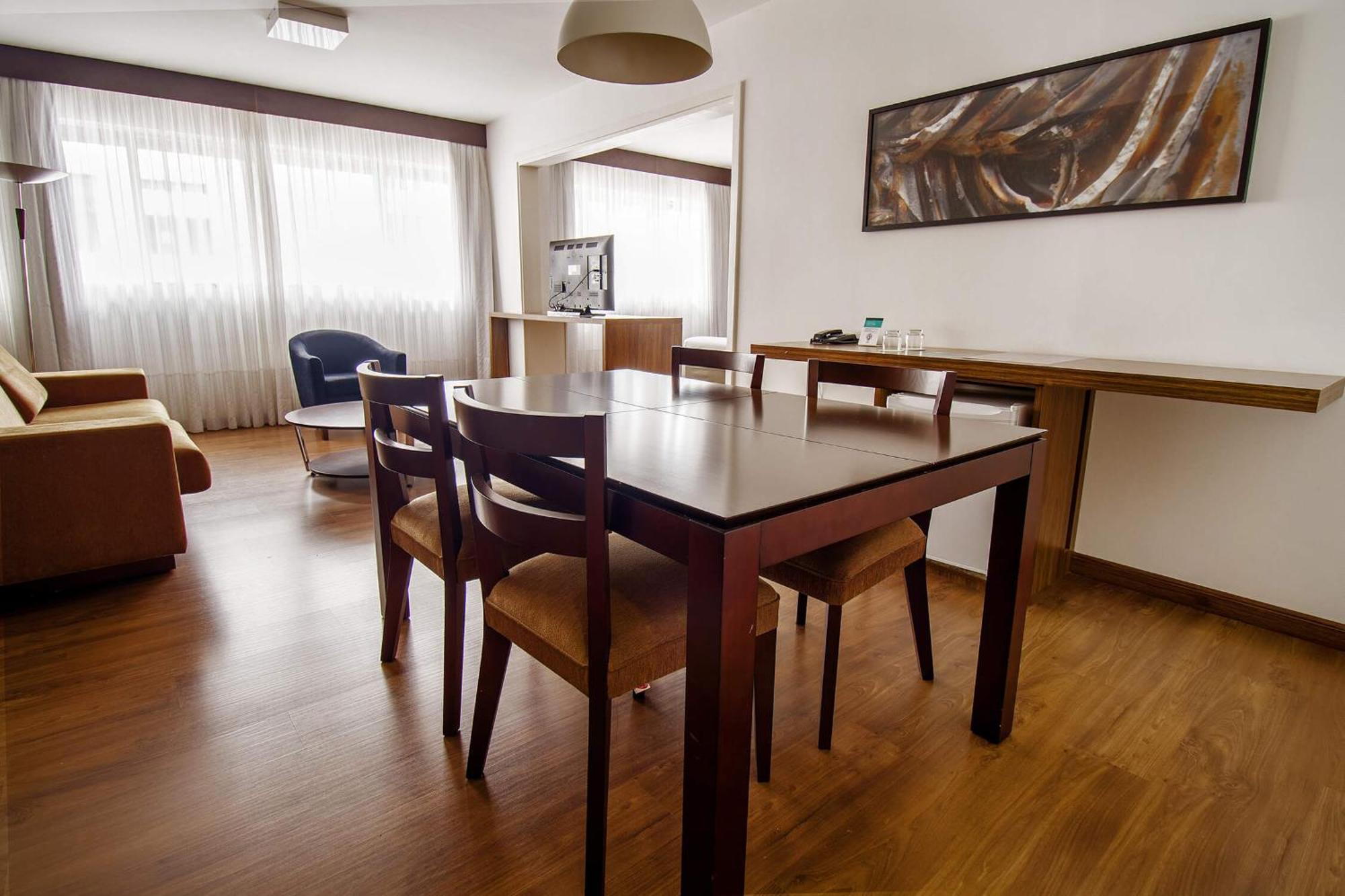 Hotel Deville Curitiba Luaran gambar