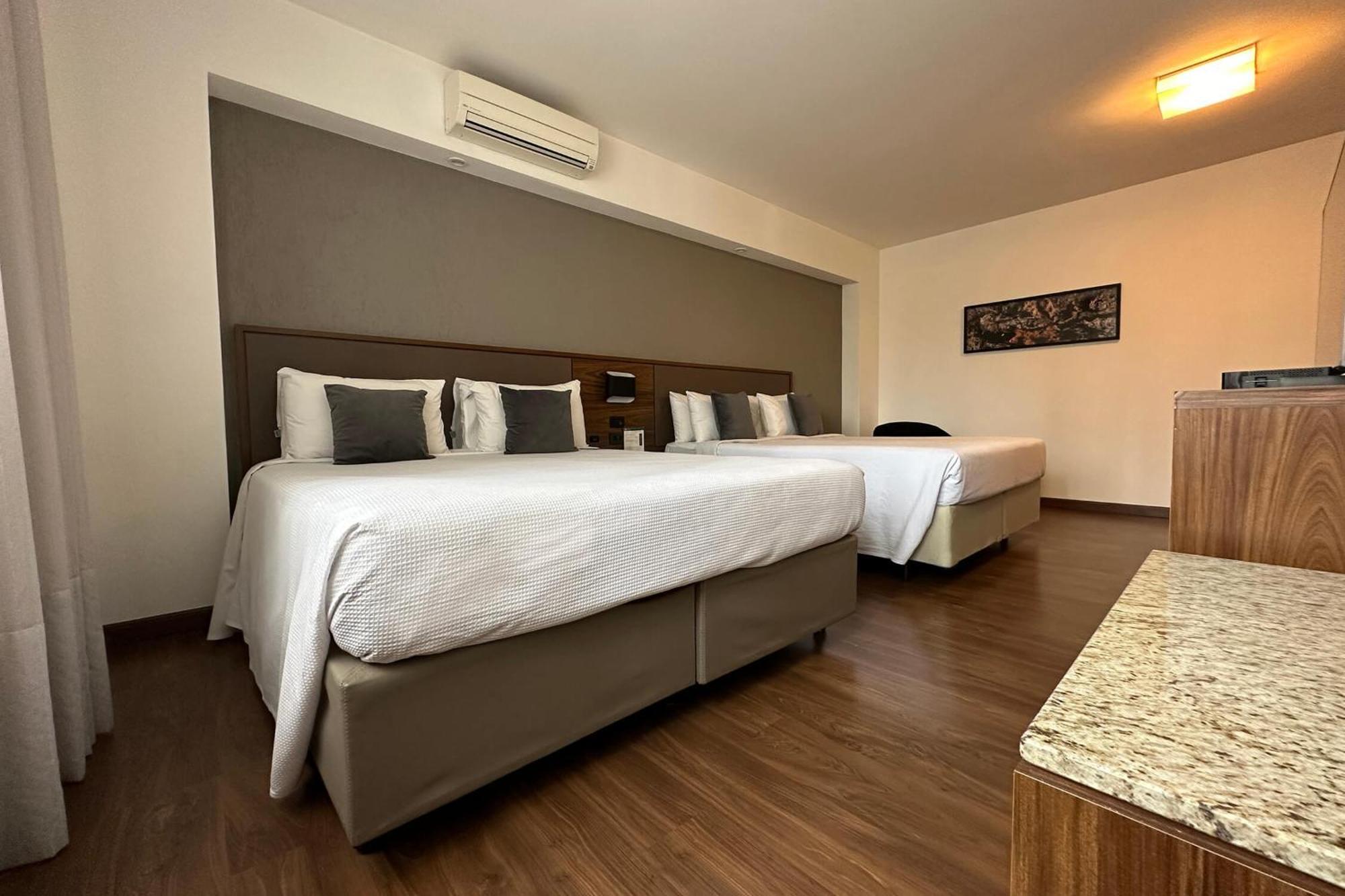 Hotel Deville Curitiba Luaran gambar