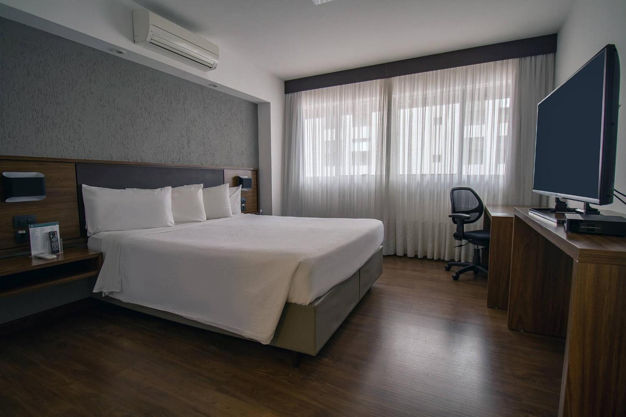 Hotel Deville Curitiba Luaran gambar
