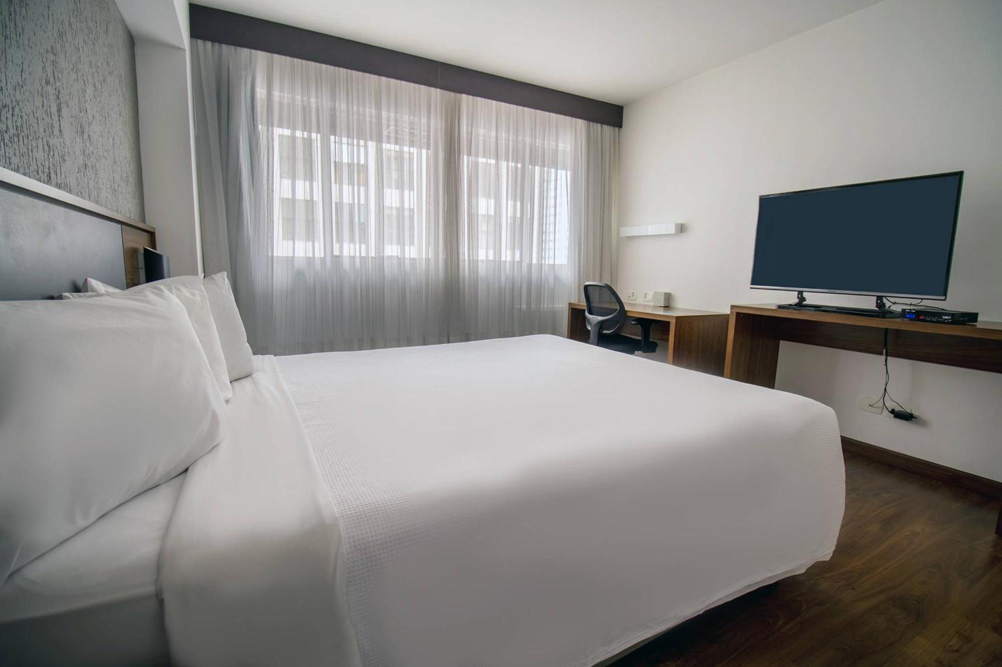 Hotel Deville Curitiba Luaran gambar
