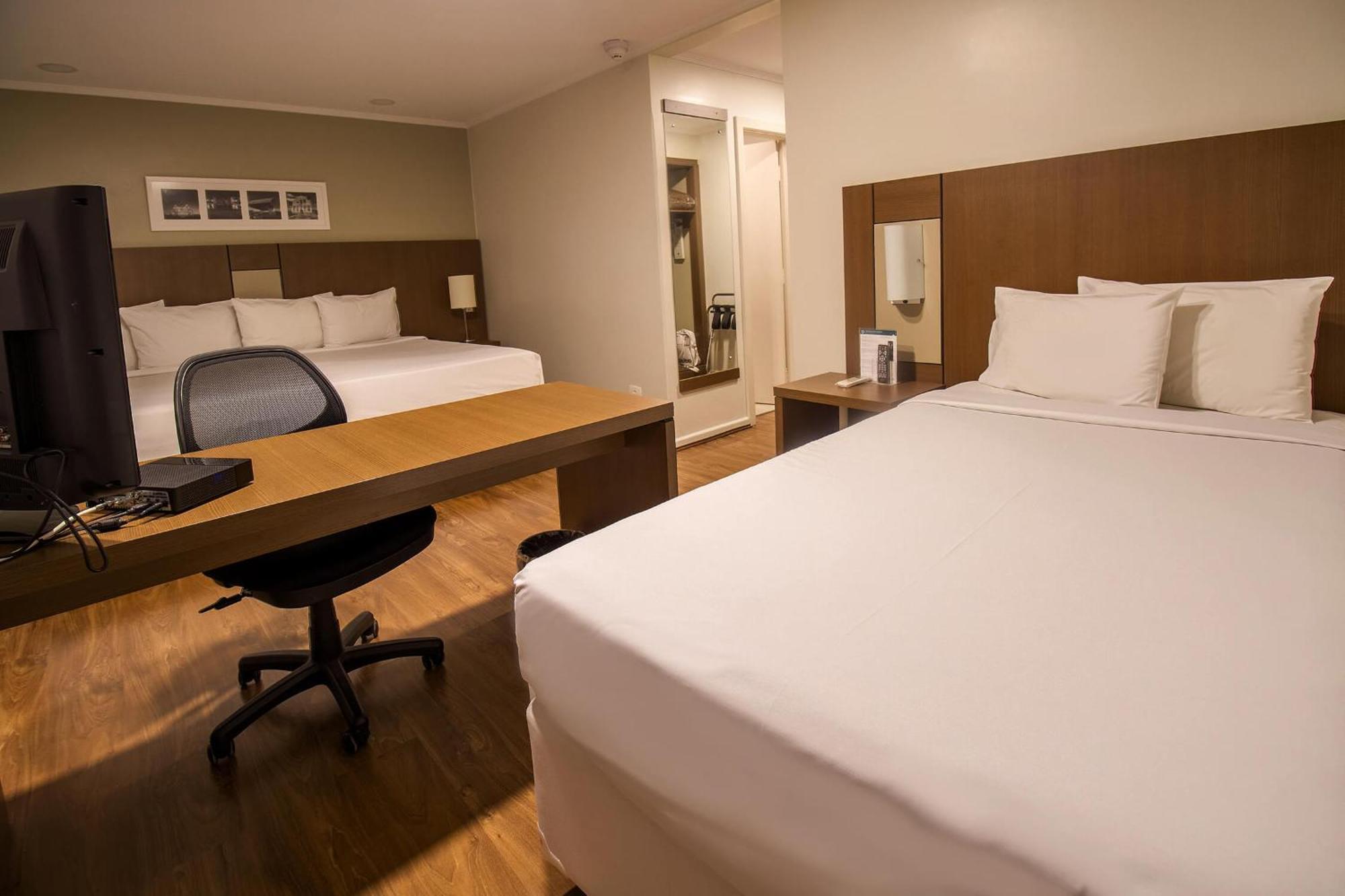 Hotel Deville Curitiba Luaran gambar
