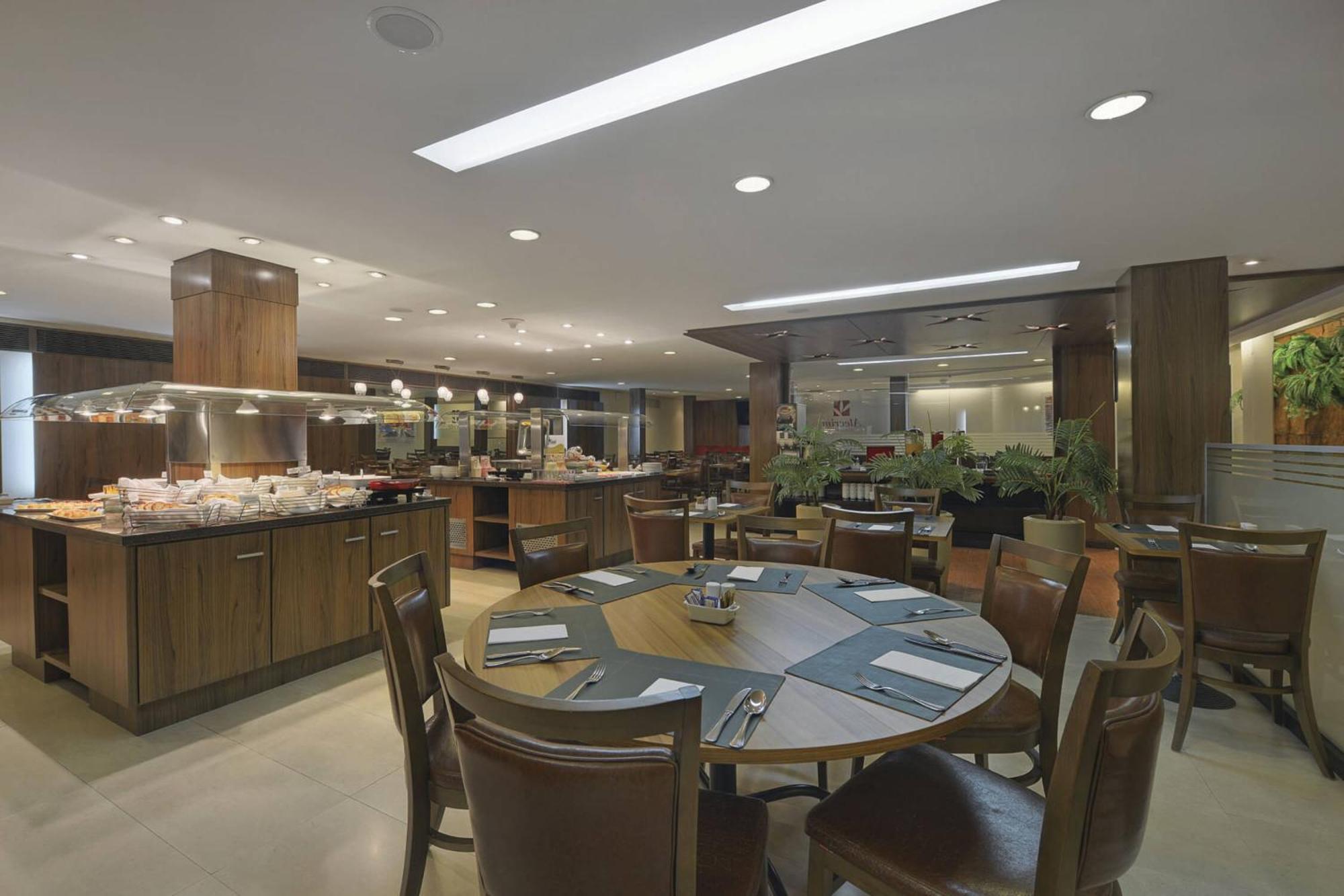 Hotel Deville Curitiba Luaran gambar