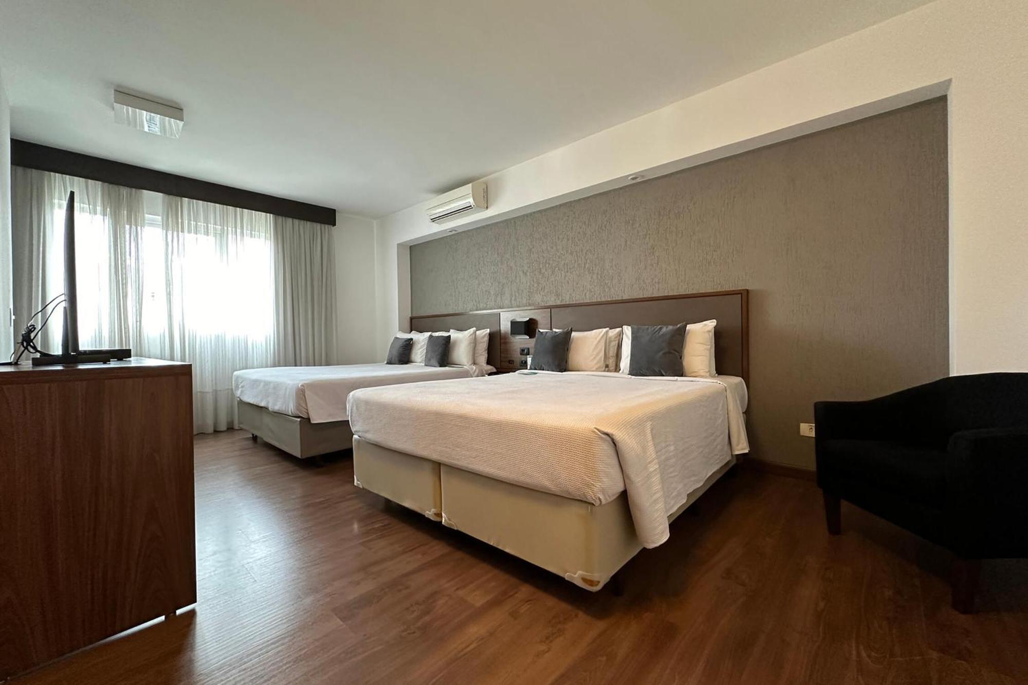 Hotel Deville Curitiba Luaran gambar