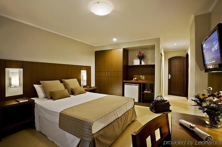 Hotel Deville Curitiba Bilik gambar