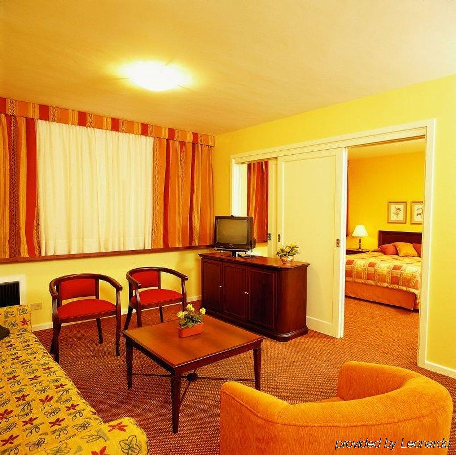 Hotel Deville Curitiba Bilik gambar