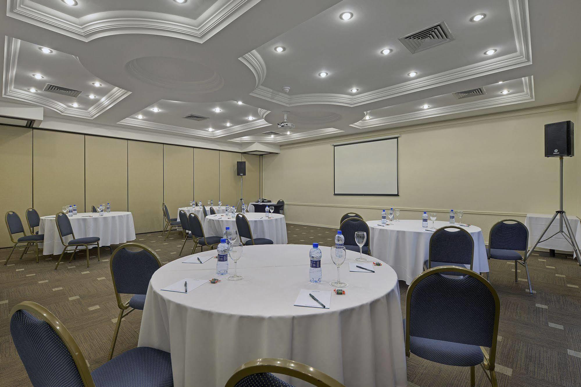 Hotel Deville Curitiba Luaran gambar